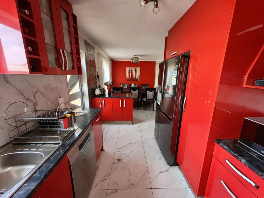 4 Bedroom Property for Sale in Muizenberg Western Cape